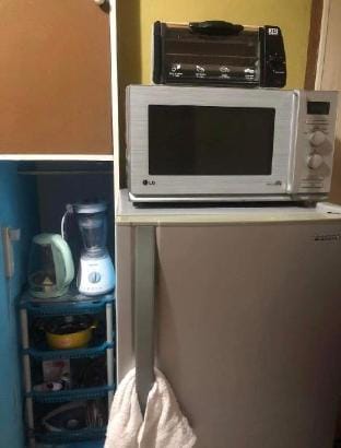 Staycation Johnfonz Bldg. Proj.8 Q.C Apartment in Quezon City