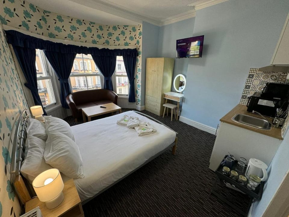 The Paradise Guest House Bed and Breakfast in Great Yarmouth