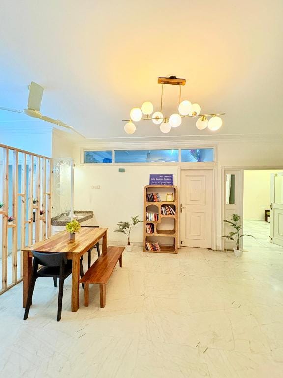 Gulmohar Residency Hauz Khas Hotel in New Delhi