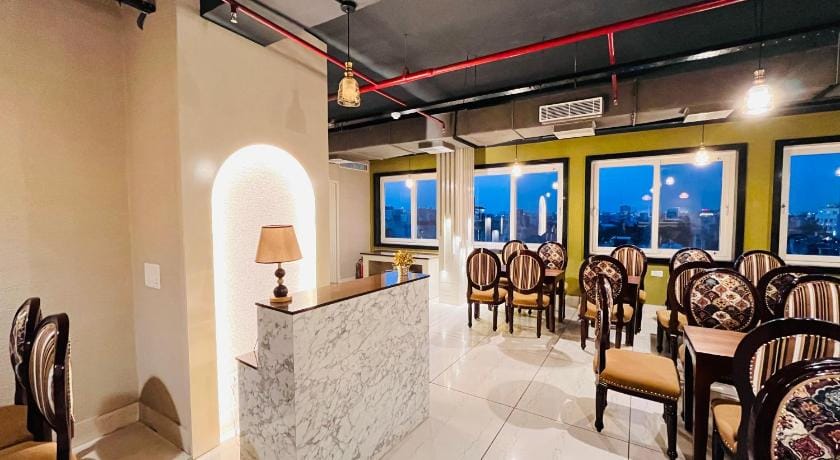 Gulmohar Residency Hauz Khas Hotel in New Delhi