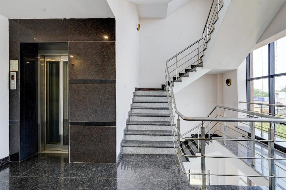 Collection O Eswar Grand Residency Hotel in Chennai