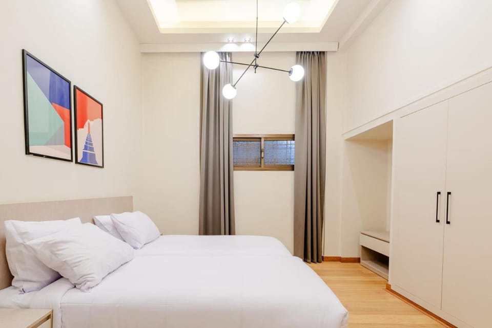 Brassbell l Zamalek l High ceiling studios Apartment in Cairo
