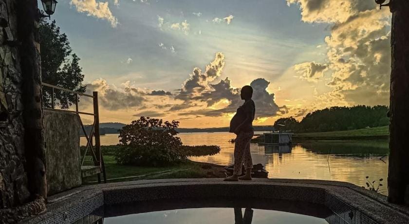 Camote's Lake Retreat Hostel in Calabarzon