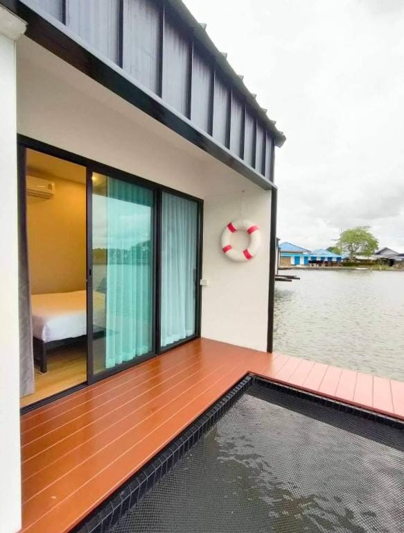 Baanta Villa - บ้านตาวิลล่า จันทบุรี Villa in Thailand