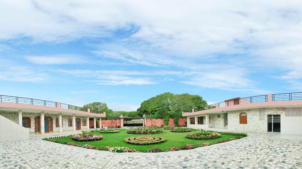 Divya Anubhuti Pravas Hotel in New Delhi