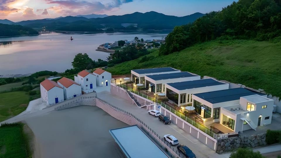 Chilwol Kids Pool Villa Namhae Geumsong Bed and Breakfast in South Korea