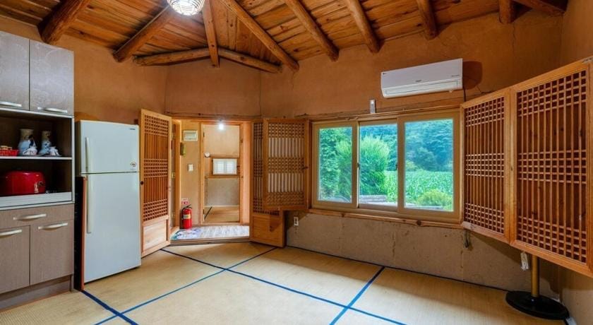 Yeongyang Daetigol Red Clay Room Bed and Breakfast in South Korea