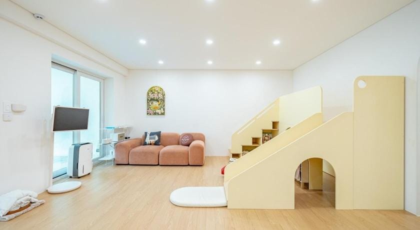 Gyeongju Casa Mellow Kids Pool Villa Bed and Breakfast in South Korea