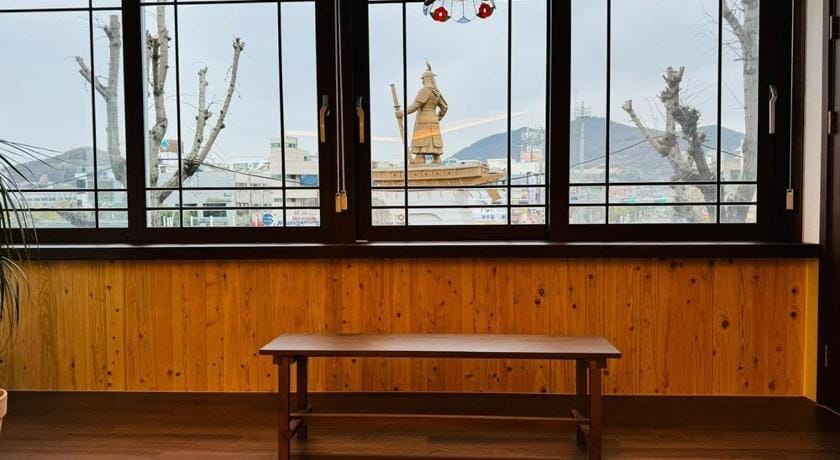 Yeosu Gwangjangdaek Bed and Breakfast in South Korea