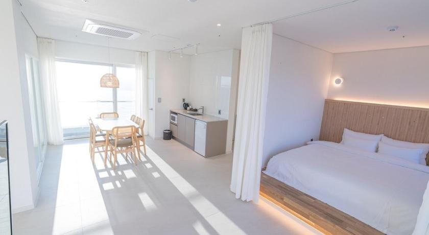 Boryeong I-Ocean Pool Villa Bed and Breakfast in South Korea