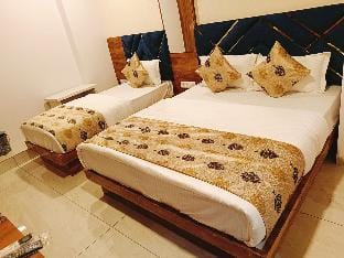 Hotel Maan Palace  Apartment in Vadodara