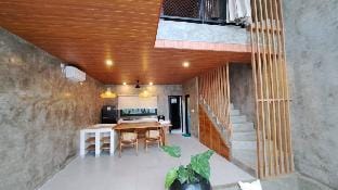 Man Cave industrial loft @central Berawa. NEW! Villa in North Kuta