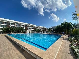 Courtyard Long Beach Holiday Resort, iskele Apartment in Famagusta District