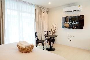 Superior King Partial Sea View Room + Free Disney+ Apartment in Chon Buri Changwat