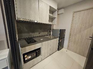 1 Bed w. 300meters to ARL Ramkhamhaeng Apartment in Bangkok