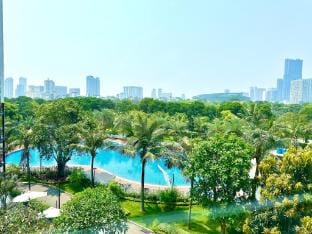 Decent Stu Near My Dinh Stadium Apartment in Laos