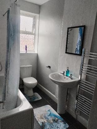 #Nottingham entire house, #Hucknullhousrll Apartment in England