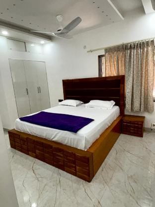 Luxurious 3BHK Ground-Floor Apt. Near Metro Apartment in New Delhi
