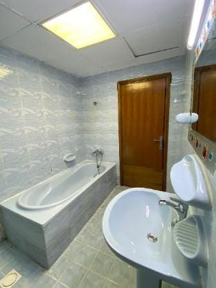 Luxury private room (gents only) Apartment in Al Sharjah