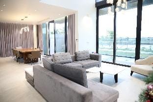 Da Nang 공항과  주 관광지가 가까운 깨끗, 고급스러운 신축  풀빌라 Villa in Hoa Hai