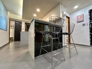 Mar-exclusive松山區/近民生社區/近西松高中/3+1臥室/適合旅人的舒適間 Apartment in Taipei City