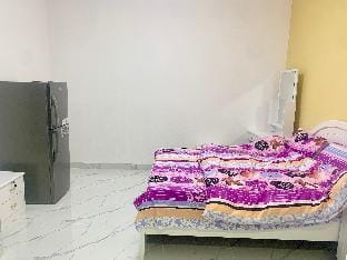 Furnished studio near Emirates tower MetroStation  Apartment in Dubai