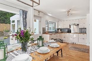 Glynmar - Sea Glimpses, Hot Tub, Pool Table Country House in Saundersfoot