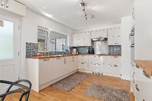 Glynmar - Sea Glimpses, Hot Tub, Pool Table Vacation rental in Saundersfoot