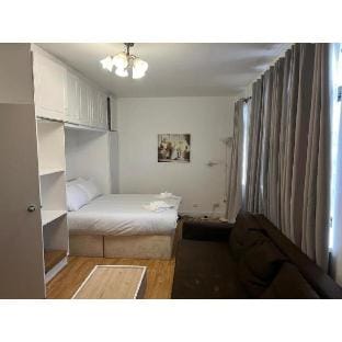 Dudley Court Apartment- F94 Apartment in City of Westminster