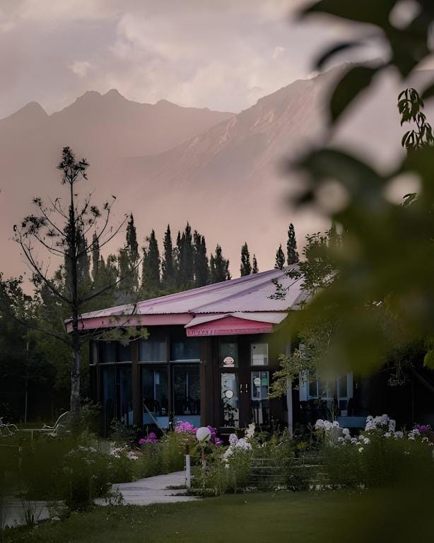 Snowland Guest House Skardu Hotel in Pakistan