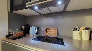 Elegant apartment with a skyline view in Noida Apartment in Noida