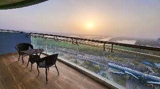 Elegant apartment with a skyline view in Noida Apartment in Noida