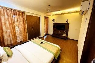 Divine India Service Apartment 4Bhk,Saket J-191 Apartment in New Delhi