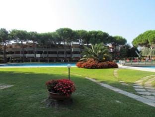 Flat with terrace overlooking the pool - Beahost Apartment in Bibione