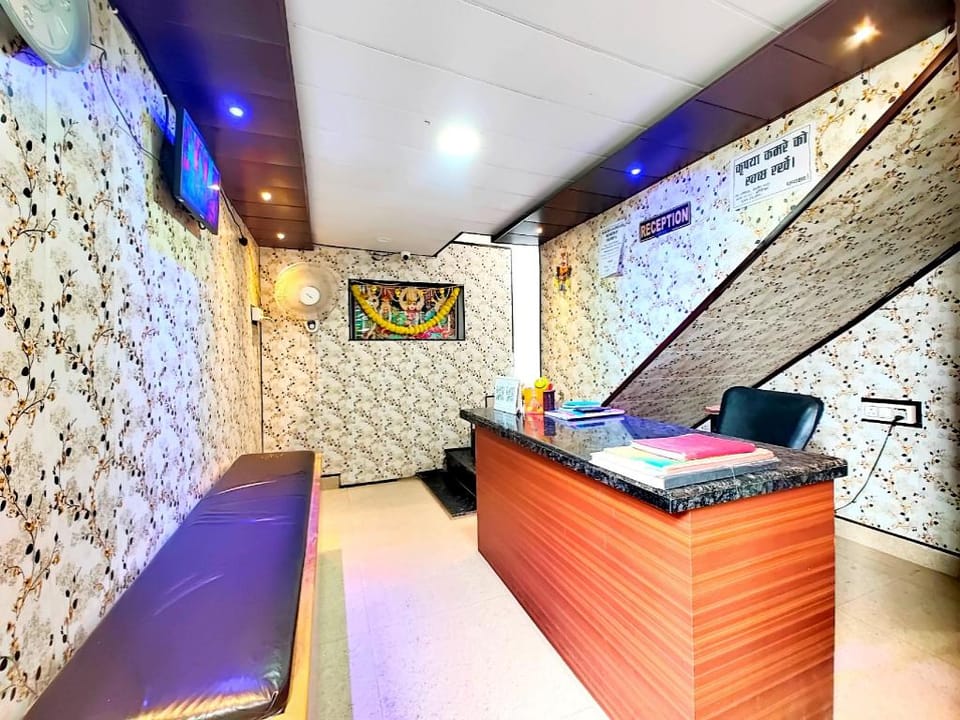 Goroomgo Ashoka Aashram Homestay Near Ram Mandir Ayodhya Vacation rental in Nepal