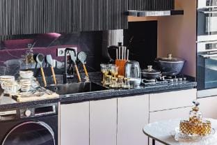 Jiloy kompleks Bobur Elite Apartment in Europe