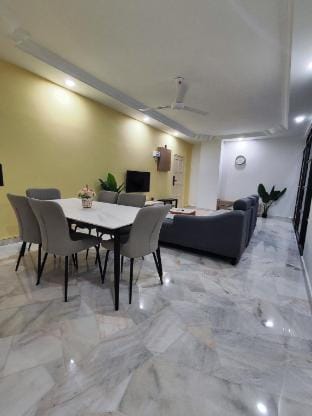 *Newunit-Opp Pavilion & KLCC 13pax-14pax Vacation rental in Federal Territory of Kuala Lumpur