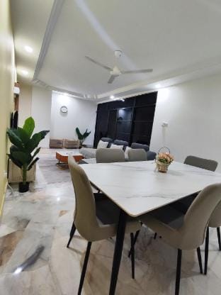 *Newunit-Opp Pavilion & KLCC 13pax-14pax Vacation rental in Federal Territory of Kuala Lumpur