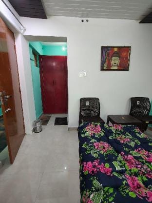Private room for 2 adults Apartment in Uttarakhand