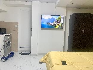 Furnished studio on sheikh Zayed road  Apartment in Dubai