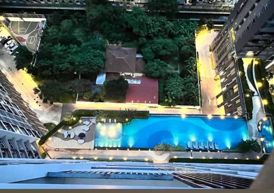 Forever Love Downtown Apartment MRT Prasi Chareoen Apartment in Bangkok