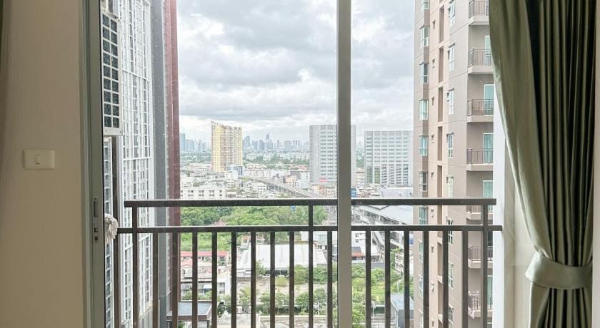 Forever Love Downtown Apartment MRT Prasi Chareoen Apartment in Bangkok