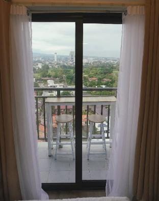 Cozy Studio w/ Balcony near IT Park Apartment in Lapu-Lapu City