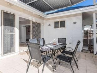 3 Bedroom Villa in Hastings Cove Villa in New South Wales