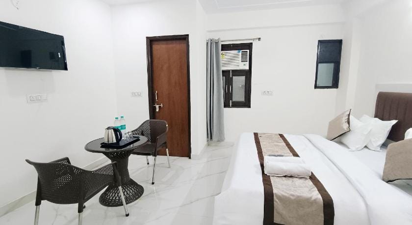 Hotel Krishna Tower Hotel in Delhi