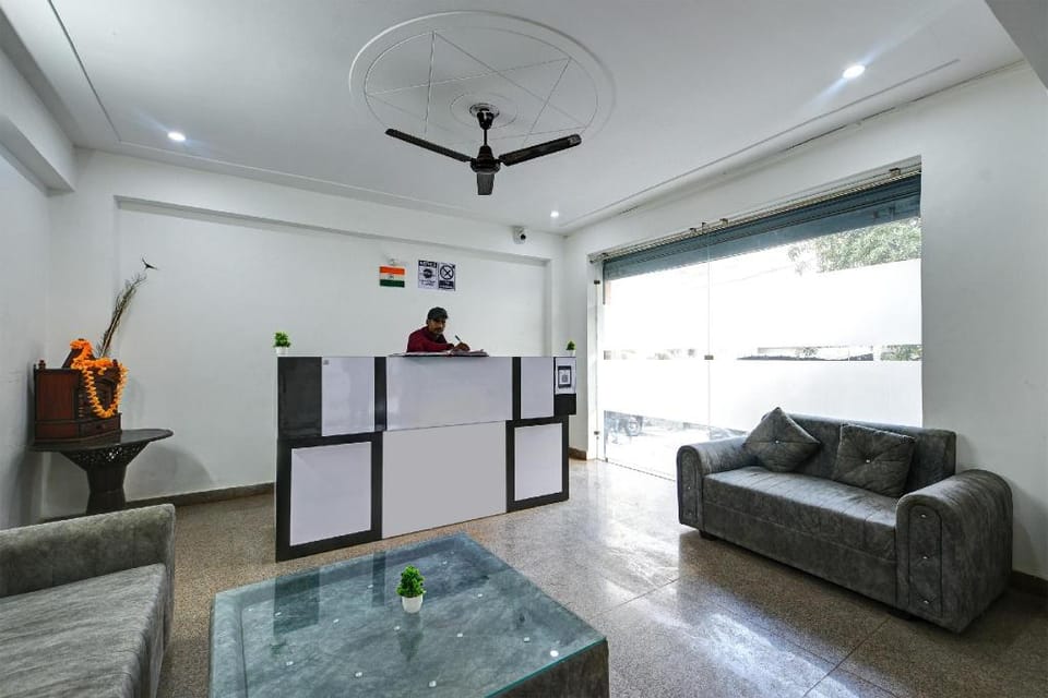 Hotel Krishna Tower Hotel in Delhi