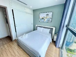 Vinhomes Skylake - Ember Housing Apartment in Laos
