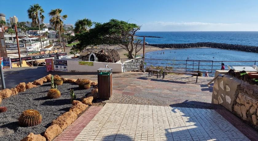 Daniel Beachfront, 2 Rooms Wifi Free Apartment in Costa Adeje