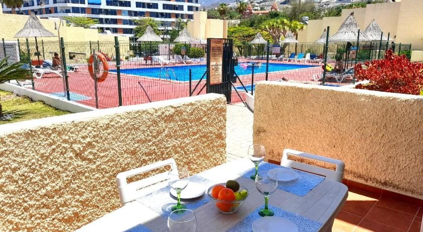 El cortijo, pool view Apartment in Playa de las Americas