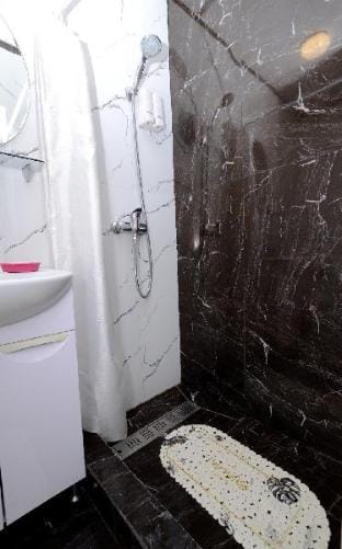 Светлая уютная студия  Apartment in Almaty